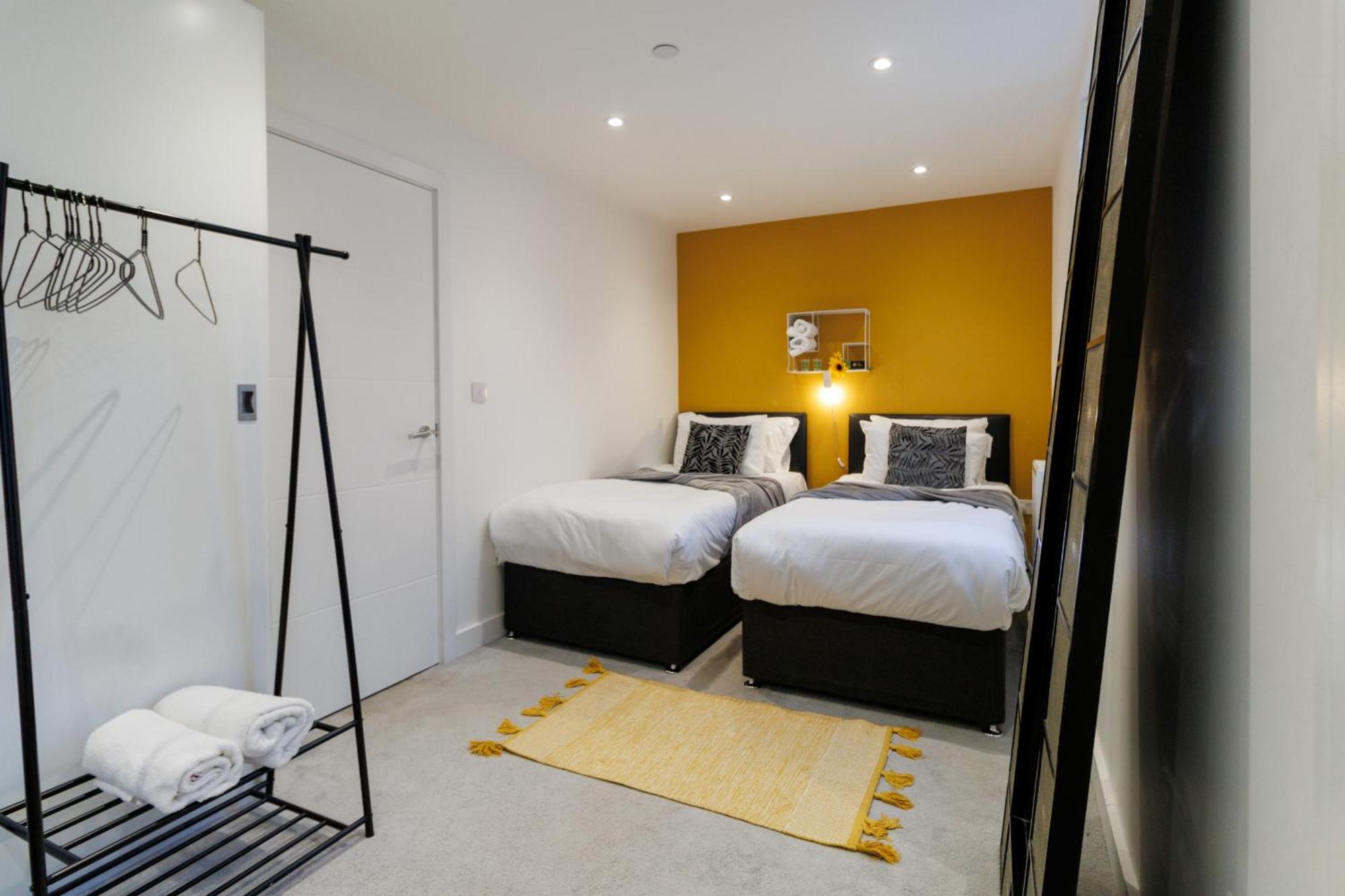 City Centre, Sleeps 7, Stunning Views & Parking, Interconnected Rooms Long Stay Work Contractor Leisure, Diamond Penthouse CBG Exterior foto